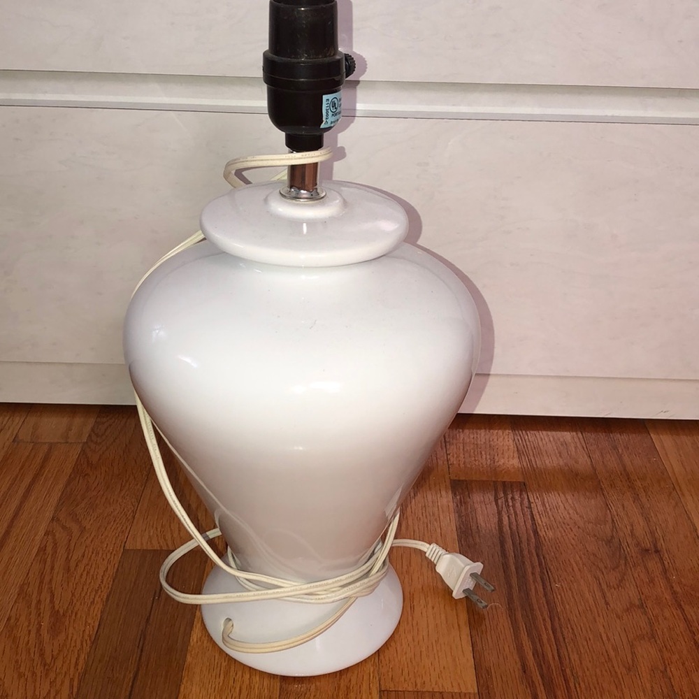 Lamp base